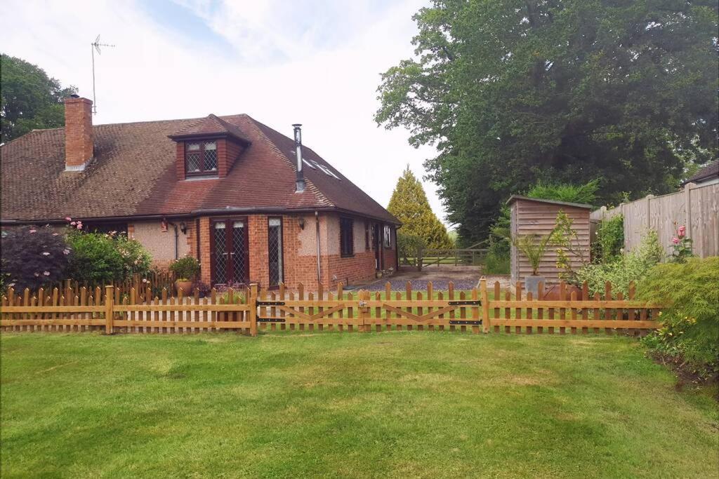 Ashwood Holiday Cottage. Ashford  Eksteriør billede